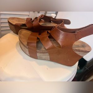 Super cute and comfortable wedge sandals.